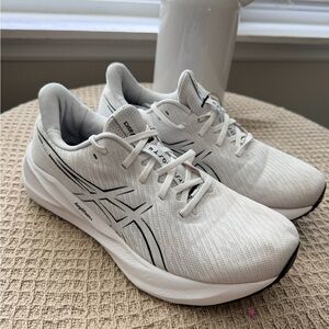 ASICS Running Shoes VERSABLAST 4 White / Black